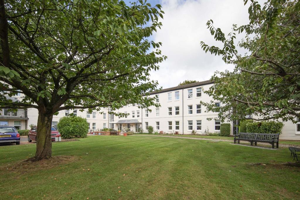 26 Oakfield House CV32-14.jpg