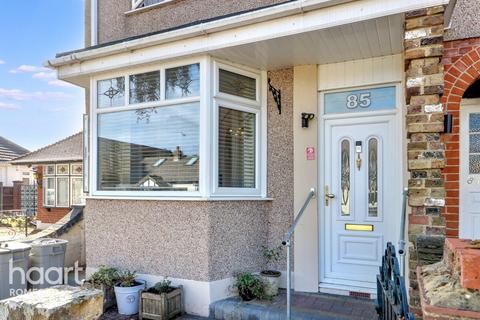 85 Forest Road, Romford, RM7 8DU