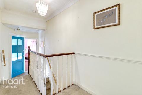 85 Forest Road, Romford, RM7 8DU