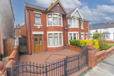 Warbreck Drive, Blackpool FY2