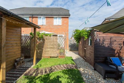 3 bedroom semi-detached house for sale, Millyard Road, Aylesham, Canterbury, Kent, CT3