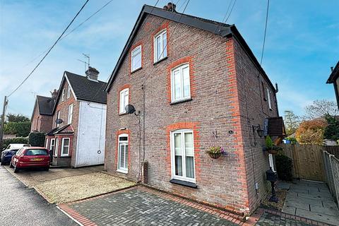 George Road, Milford, Godalming, GU8