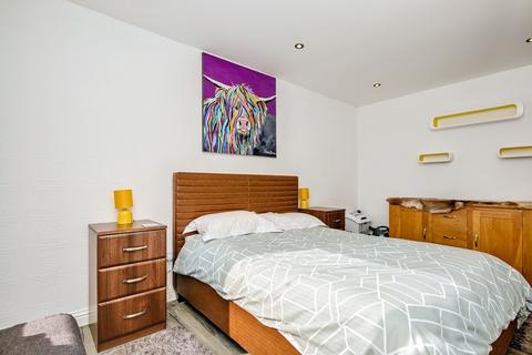 40 Pilton Drive, Edinburgh, EH5 2HQ