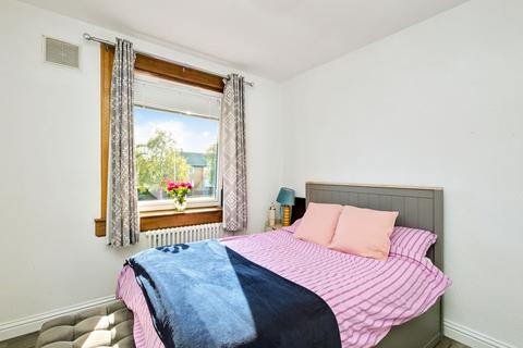 40 Pilton Drive, Edinburgh, EH5 2HQ