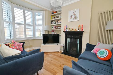 116 Third Cross Road, Twickenham, TW2 5EA
