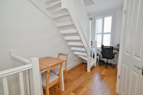 116 Third Cross Road, Twickenham, TW2 5EA