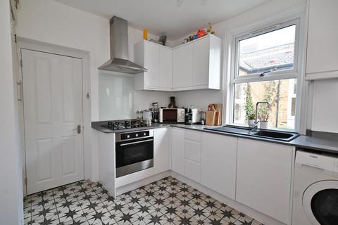 116 Third Cross Road, Twickenham, TW2 5EA