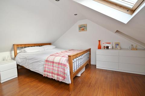 116 Third Cross Road, Twickenham, TW2 5EA