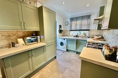 3 bedroom semi-detached house for sale, College Road, SANDHURST GU47