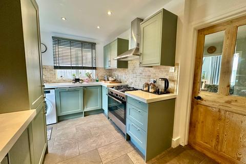 3 bedroom semi-detached house for sale, College Road, SANDHURST GU47