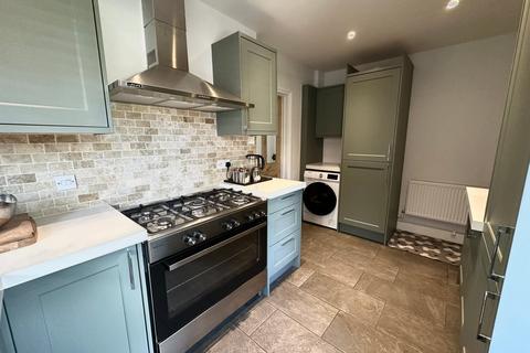 3 bedroom semi-detached house for sale, College Road, SANDHURST GU47