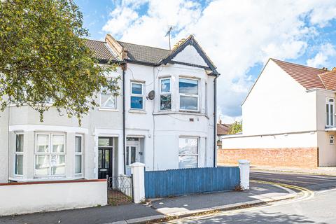 Beach Avenue, Leigh-on-sea, SS9