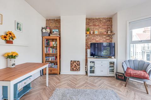 1 bedroom apartment for sale, Beach Avenue, Leigh-on-sea, SS9