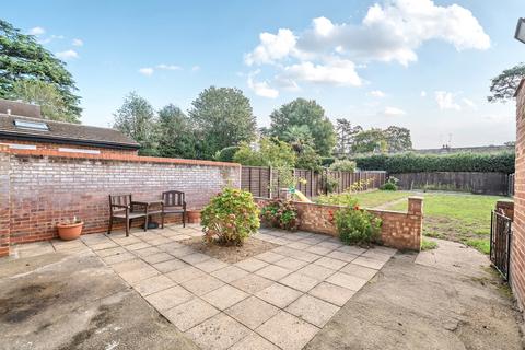 4 bedroom house for sale, Mere Road, Weybridge, KT13