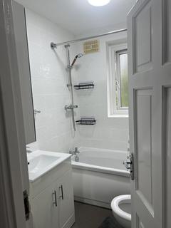 2 bedroom flat to rent, Rudheath Avenue, Manchester M20
