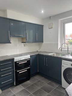 2 bedroom flat to rent, Rudheath Avenue, Manchester M20
