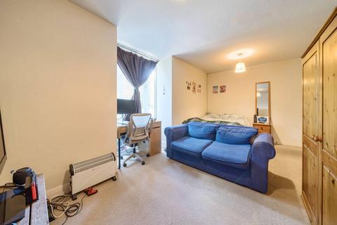 Eagle Heights, Clapham Junction, London, SW11