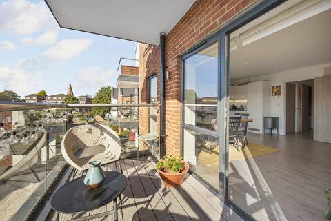 2 bedroom apartment for sale, Etwell Place, Surbiton KT5