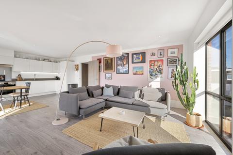 2 bedroom apartment for sale, Etwell Place, Surbiton KT5
