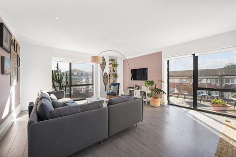 2 bedroom apartment for sale, Etwell Place, Surbiton KT5