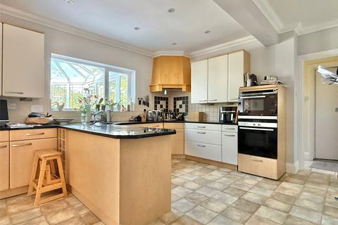 4 bedroom detached house for sale, Kitwalls Lane, Milford on Sea, Lymington, Hampshire, SO41
