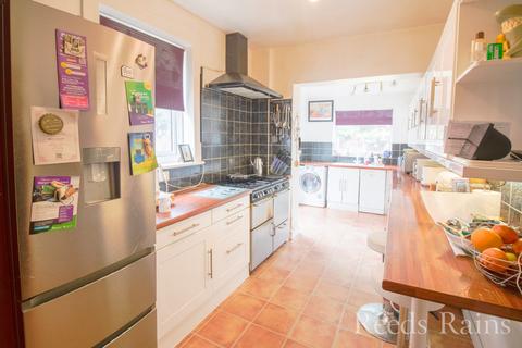 undefined, Straker Avenue, Cheshire CH65