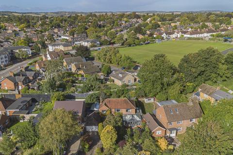 undefined, Hitchin, Hitchin SG4