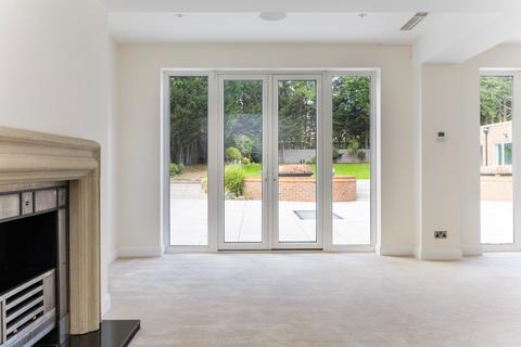 8 bedroom detached house to rent, The Bishops Avenue, London N2
