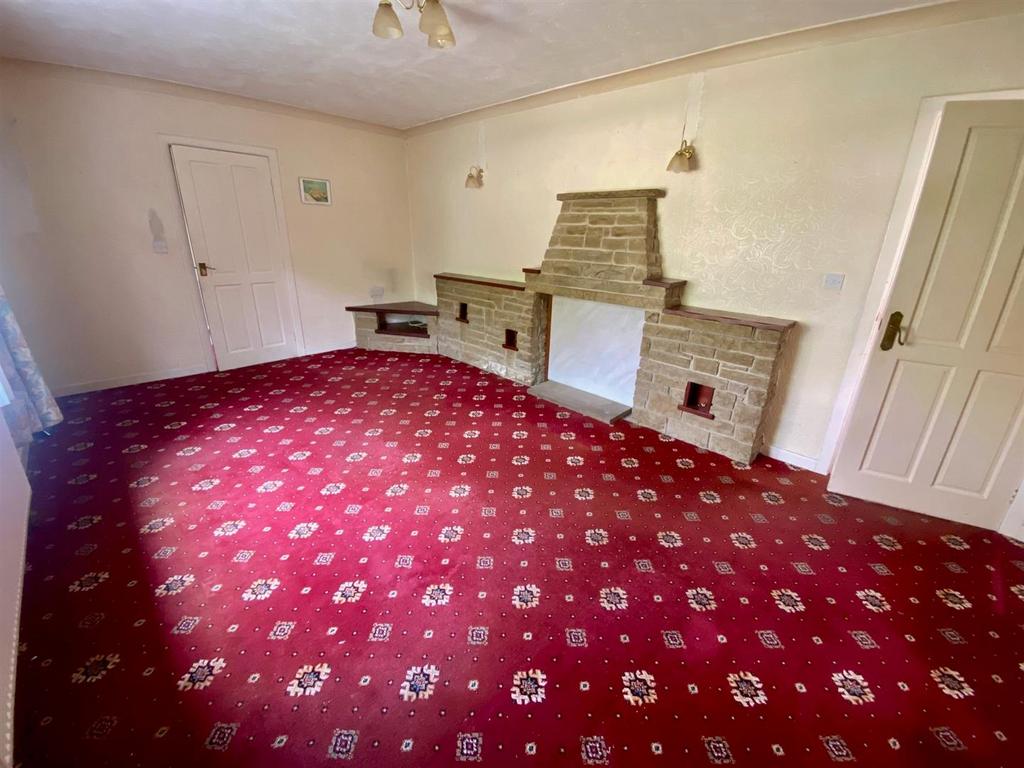 Lounge 1.jpg