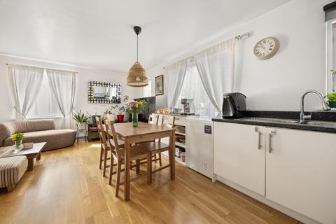 undefined, Finnegan Lodge, 39 Varcoe Gardens, Hayes