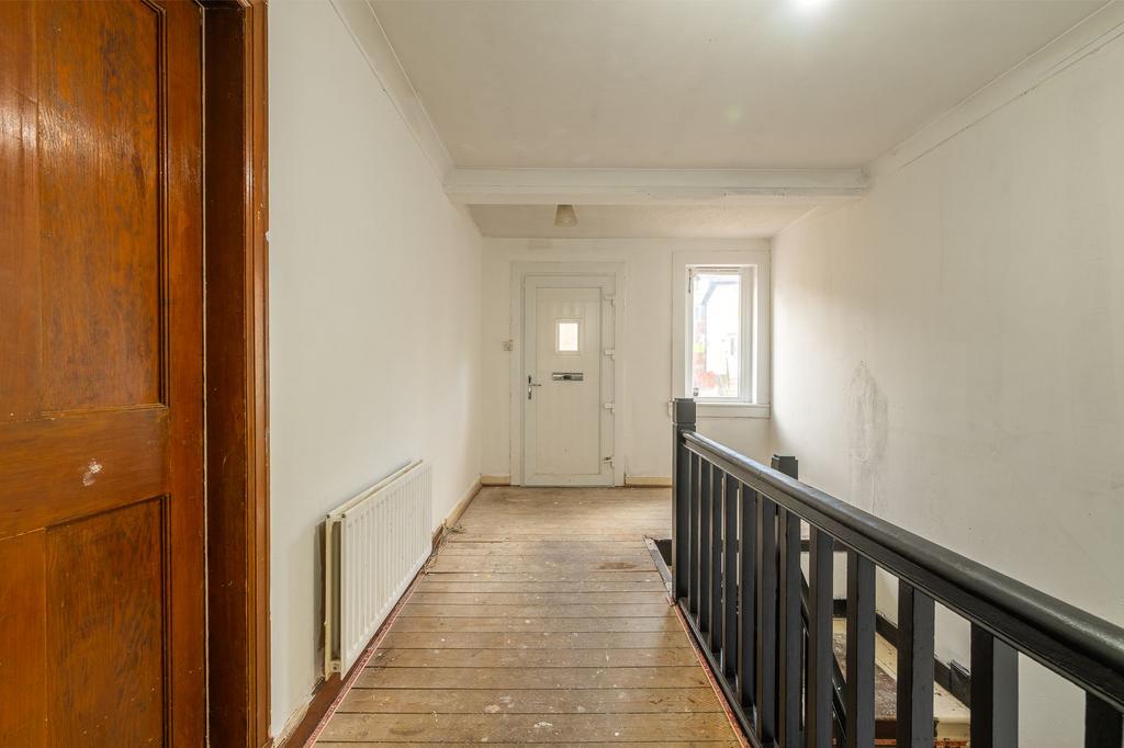 Entrance landing