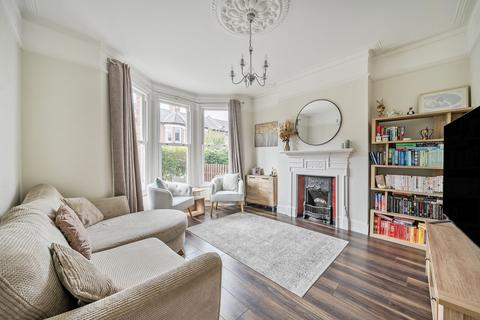 Glenfield Road, LONDON SW12