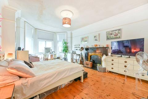 3 bedroom flat for sale, Exeter Road, Mapesbury Estate, London, NW2