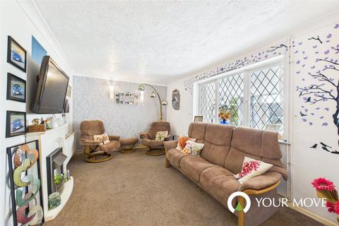 12 Hillside, Mendham, Harleston, IP20 0JF