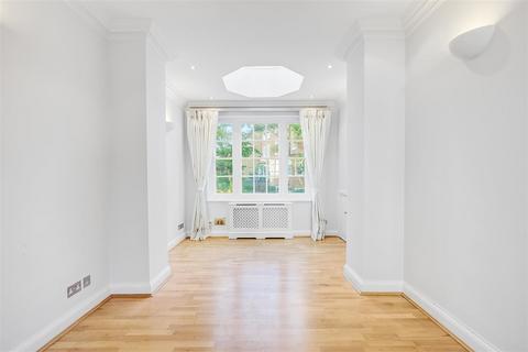 undefined, Bourne Street, Sloane Square SW1W