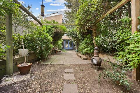 undefined, Richmond Road, LONDON E8