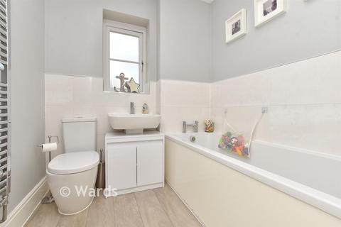 9 Red Kite Road, Whitfield, Dover, CT16 3FY