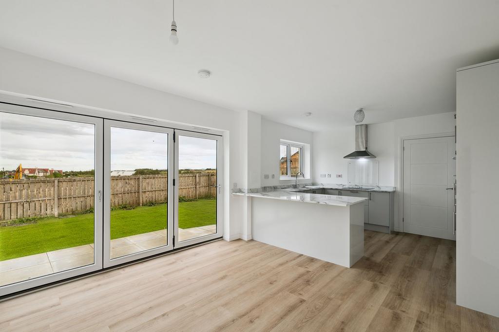 Dining/Kitchen