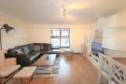 2 bedroom flat to rent, Verbena Close, London