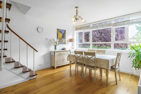 3 bedroom flat for sale, Kersfield Road, London SW15