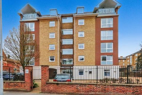 2 bedroom flat to rent, Maple Road, Surbiton KT6