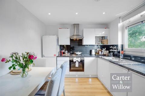 2 bedroom apartment for sale, Elm Court, Love Lane, Essex