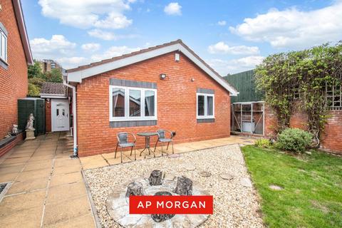 3 bedroom bungalow for sale, Lockside Close, Brierley Hill, West Midlands, DY5