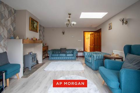 3 bedroom bungalow for sale, Lockside Close, Brierley Hill, West Midlands, DY5