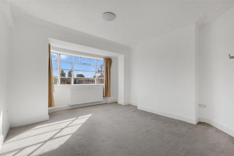 3 bedroom flat for sale, Oman Avenue, London NW2