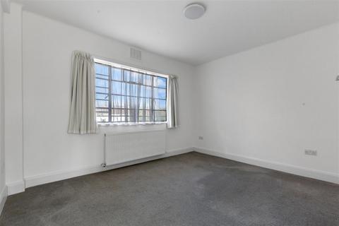 3 bedroom flat for sale, Oman Avenue, London NW2