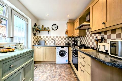 15 Dudley Close, Whitehill, Bordon, GU35 9PY