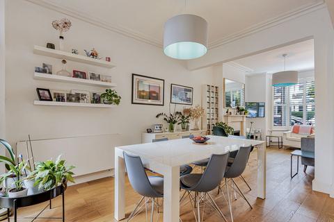 4 bedroom terraced house for sale, Hertford Road, London N2