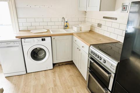 undefined, Brighton Road (R), Tadworth KT20