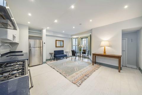 2 bedroom flat to rent, Powis Gardens, London W11